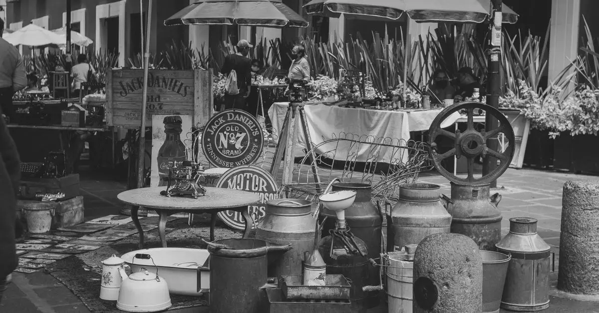 Finding the Best Places for Vintage Shopping