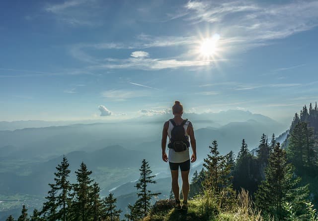 10 Engaging Outdoor Activities for Families in the UK