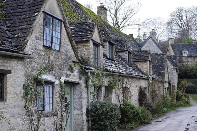 Top 10 Unique Fun Activities to Explore in the UK
